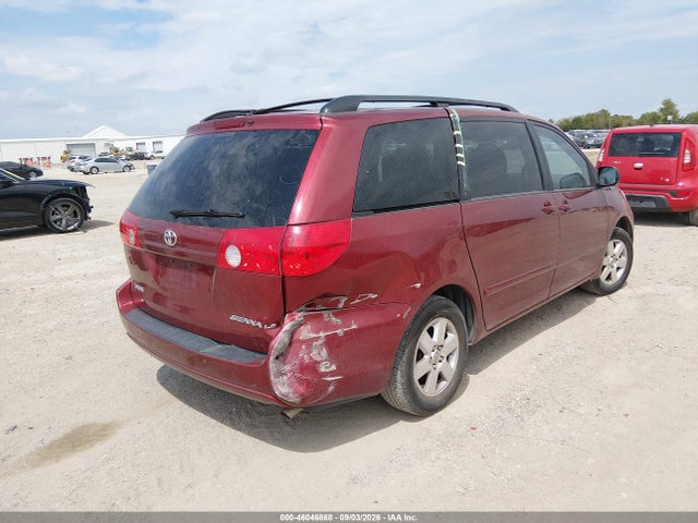 46046868 :رقم المزاد ، 5TDKK4CC5AS322311 vin ، 2010 Toyota Sienna Le مزاد بيع