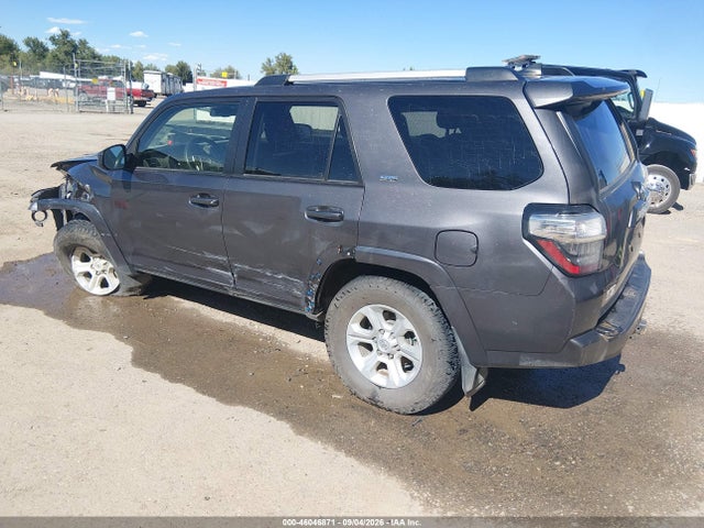 46046871 :رقم المزاد ، JTEMU5JR1M5937752 vin ، 2021 Toyota 4runner Sr5 مزاد بيع