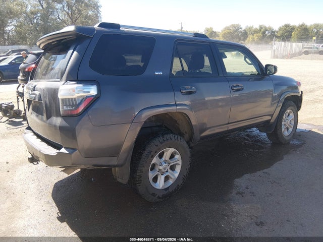 46046871 :رقم المزاد ، JTEMU5JR1M5937752 vin ، 2021 Toyota 4runner Sr5 مزاد بيع