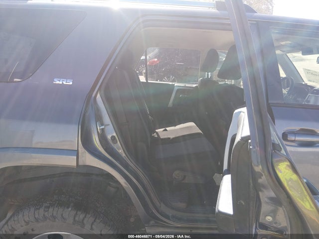 46046871 :رقم المزاد ، JTEMU5JR1M5937752 vin ، 2021 Toyota 4runner Sr5 مزاد بيع