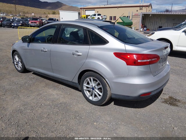 Ford FOCUS SE 2015 1FADP3F28FL244743 Image 3