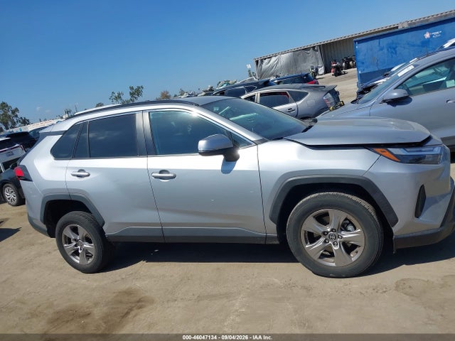 2T3P1RFV9RW439046 Toyota Rav4 Xle