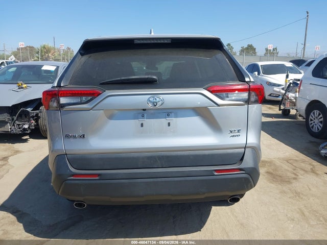 2T3P1RFV9RW439046 Toyota Rav4 Xle
