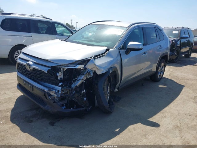 2T3P1RFV9RW439046 Toyota Rav4 Xle