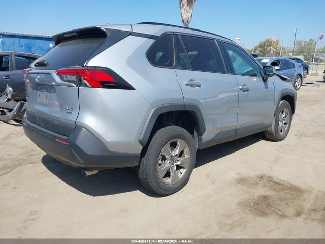 2T3P1RFV9RW439046 Toyota Rav4 Xle