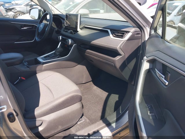 2T3P1RFV9RW439046 Toyota Rav4 Xle