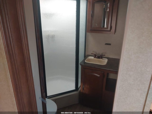 Продажа на аукционе авто 2012 Forest River V-cross Platinum, vin: 4X4TVCH2XCU100619, номер лота: 46047200