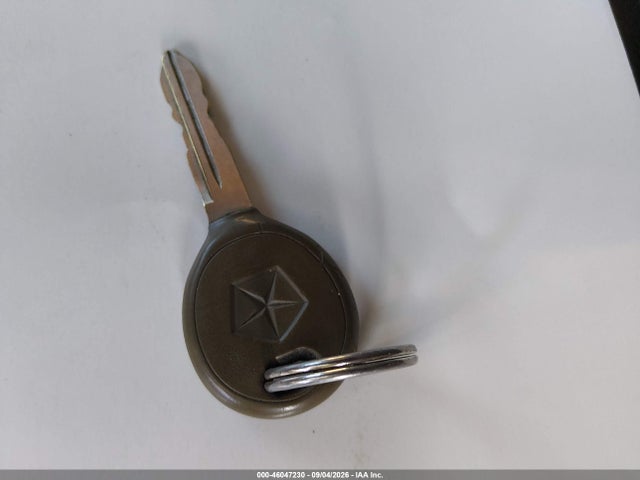 Продажа на аукционе авто 2002 Chrysler Town & Country Limited, vin: 2C8GP64L72R796934, номер лота: 46047230