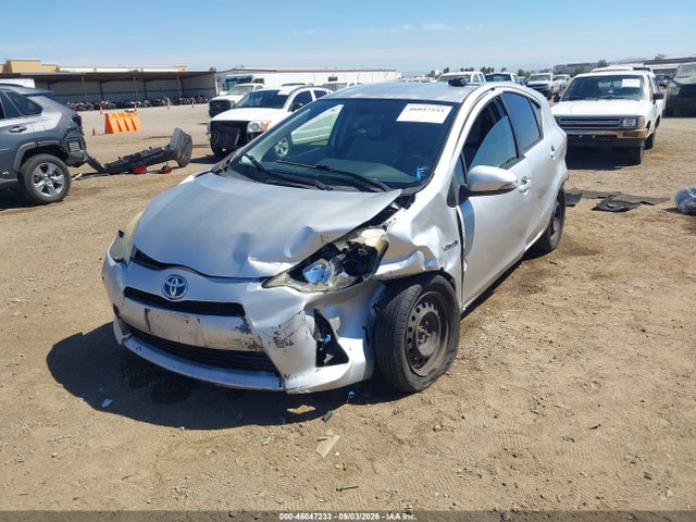 Toyota Prius C One 2014 JTDKDTB32E1561775 Image 6