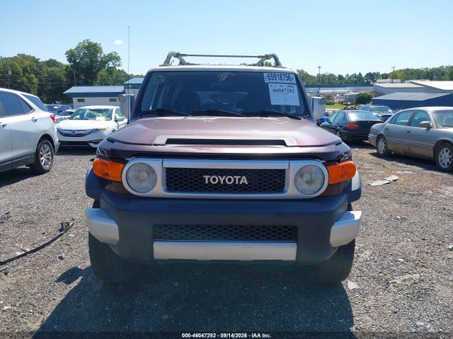 46047282 :رقم المزاد ، JTEBU11F570054972 vin ، 2007 Toyota Fj Cruiser مزاد بيع