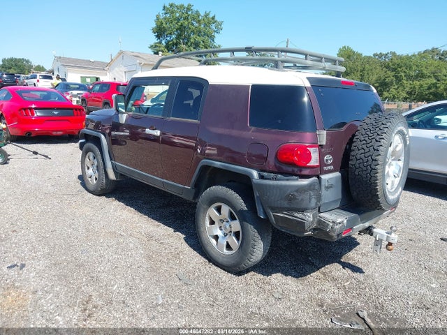 46047282 :رقم المزاد ، JTEBU11F570054972 vin ، 2007 Toyota Fj Cruiser مزاد بيع