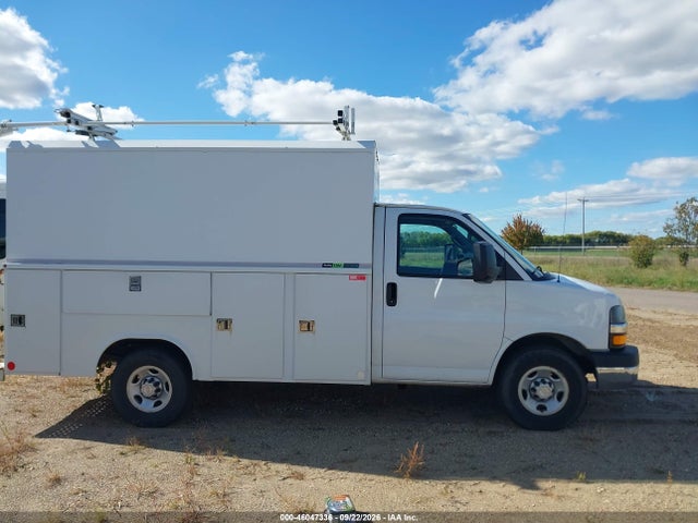 46047336 :رقم المزاد ، 1GB0GRFB5L1251933 vin ، 2020 Chevrolet Express Cutaway Work Van مزاد بيع