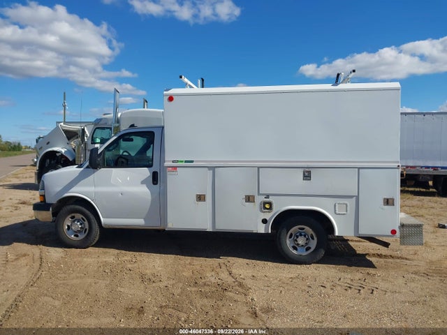 46047336 :رقم المزاد ، 1GB0GRFB5L1251933 vin ، 2020 Chevrolet Express Cutaway Work Van مزاد بيع