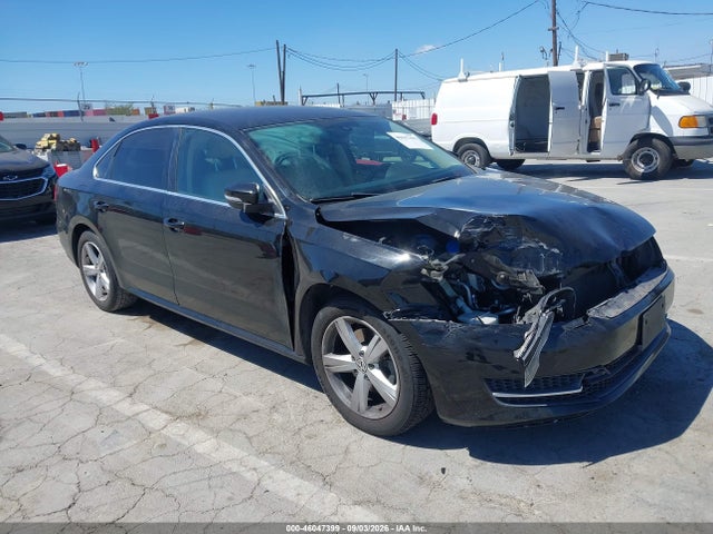 2013 Volkswagen Passat 2.5l Se მანქანა იყიდება აუქციონზე, vin: 1VWBP7A33DC091403, აუქციონის ნომერი: 46047399