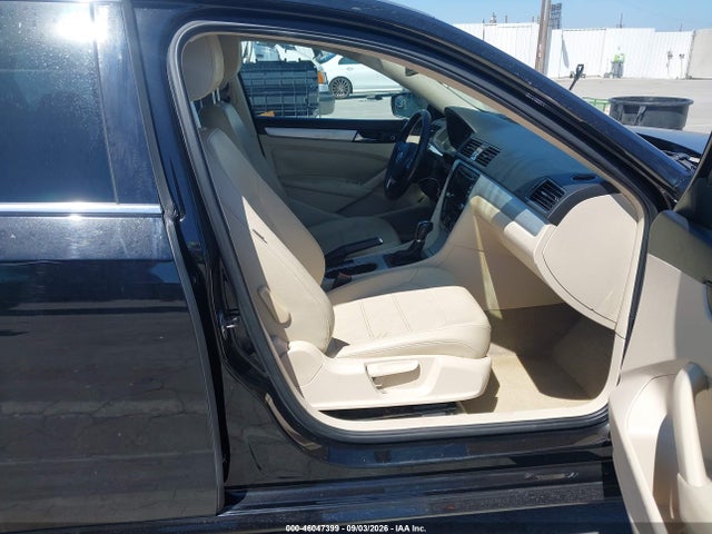 2013 Volkswagen Passat 2.5l Se მანქანა იყიდება აუქციონზე, vin: 1VWBP7A33DC091403, აუქციონის ნომერი: 46047399
