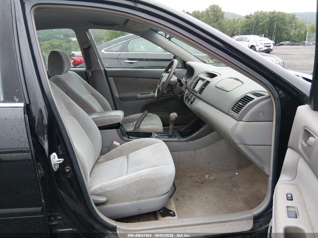 2004 Toyota Camry Le მანქანა იყიდება აუქციონზე, vin: 4T1BE32K04U286856, აუქციონის ნომერი: 46047404