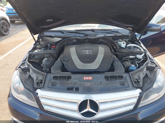 2012 Mercedes-benz C 300 Luxury 4matic/sport 4matic მანქანა იყიდება აუქციონზე, vin: WDDGF8BB8CR195233, აუქციონის ნომერი: 46047438