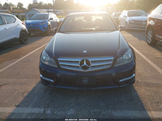 2012 Mercedes-benz C 300 Luxury 4matic/sport 4matic მანქანა იყიდება აუქციონზე, vin: WDDGF8BB8CR195233, აუქციონის ნომერი: 46047438