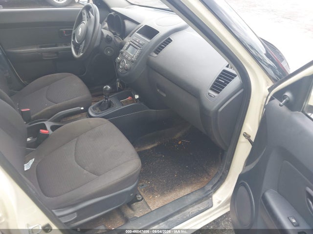 46047456 :رقم المزاد ، KNDJT2A56D7758214 vin ، 2013 Kia Soul مزاد بيع
