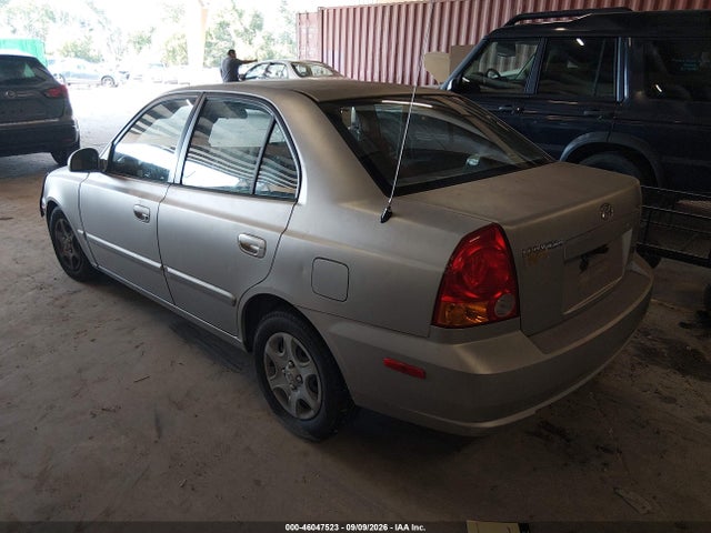 2005 Hyundai Accent Gls მანქანა იყიდება აუქციონზე, vin: KMHCG45CX5U656883, აუქციონის ნომერი: 46047523