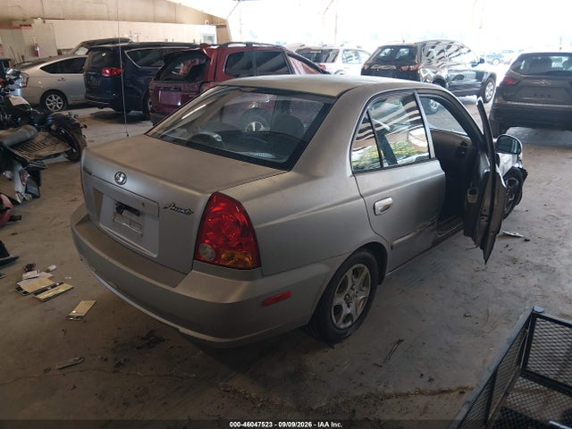 2005 Hyundai Accent Gls მანქანა იყიდება აუქციონზე, vin: KMHCG45CX5U656883, აუქციონის ნომერი: 46047523
