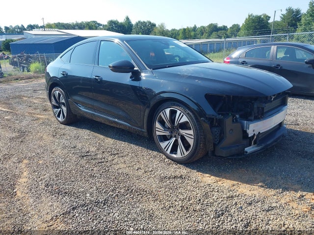 46047615 :رقم المزاد ، WA1DABGE6RB004111 vin ، 2024 Audi Q8 E-tron S Line Prestige Quattro مزاد بيع