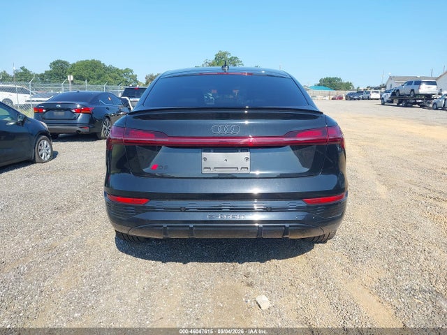 46047615 :رقم المزاد ، WA1DABGE6RB004111 vin ، 2024 Audi Q8 E-tron S Line Prestige Quattro مزاد بيع