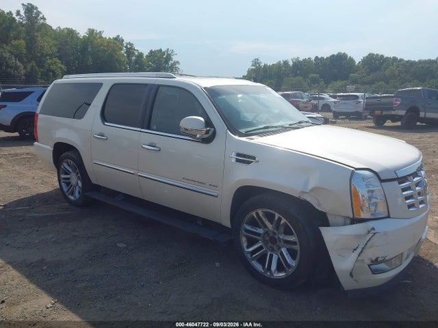 2011 Cadillac Escalade Esv Premium მანქანა იყიდება აუქციონზე, vin: 1GYS4JEFXBR386905, აუქციონის ნომერი: 46047722