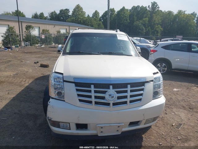 2011 Cadillac Escalade Esv Premium მანქანა იყიდება აუქციონზე, vin: 1GYS4JEFXBR386905, აუქციონის ნომერი: 46047722