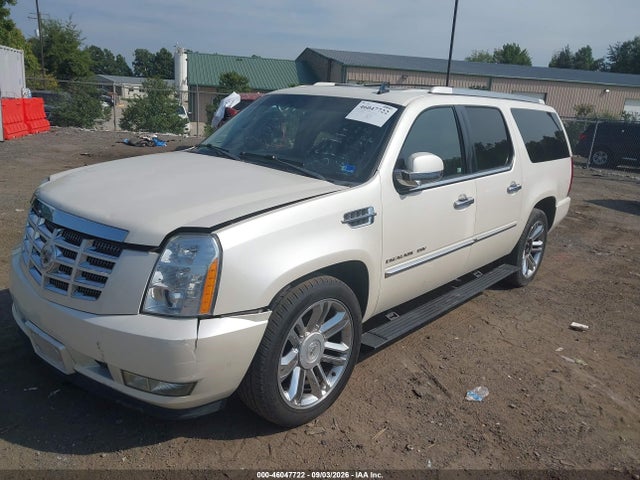 2011 Cadillac Escalade Esv Premium მანქანა იყიდება აუქციონზე, vin: 1GYS4JEFXBR386905, აუქციონის ნომერი: 46047722