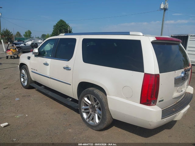 2011 Cadillac Escalade Esv Premium მანქანა იყიდება აუქციონზე, vin: 1GYS4JEFXBR386905, აუქციონის ნომერი: 46047722