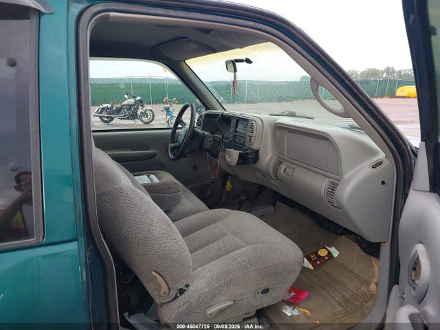 Продаж на аукціоні авто 1998 Chevrolet K1500 Fleetside, vin: 1GCEK19R5WE109640, номер лоту: 46047725