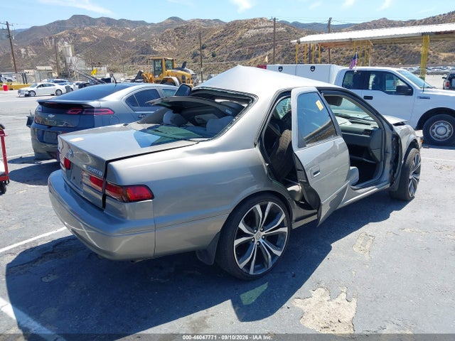 1999 Toyota Camry Ce/le/xle მანქანა იყიდება აუქციონზე, vin: 4T1BG22K9XU576618, აუქციონის ნომერი: 46047771
