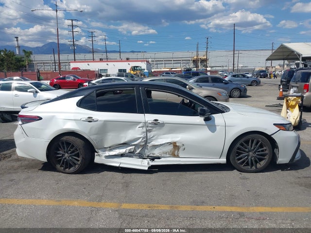 Продажа на аукционе авто 2022 Toyota Camry Xse Hybrid, vin: 4T1K31AK1NU042209, номер лота: 46047785