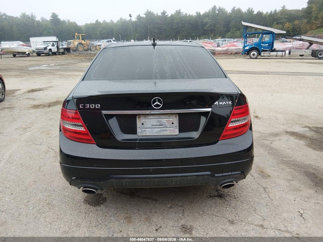 2013 Mercedes-benz C 300 Sport 4matic მანქანა იყიდება აუქციონზე, vin: WDDGF8AB9DA885025, აუქციონის ნომერი: 46047837