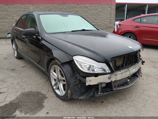 2013 Mercedes-benz C 300 Sport 4matic მანქანა იყიდება აუქციონზე, vin: WDDGF8AB9DA885025, აუქციონის ნომერი: 46047837