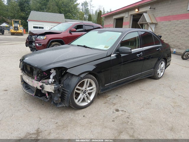 2013 Mercedes-benz C 300 Sport 4matic მანქანა იყიდება აუქციონზე, vin: WDDGF8AB9DA885025, აუქციონის ნომერი: 46047837