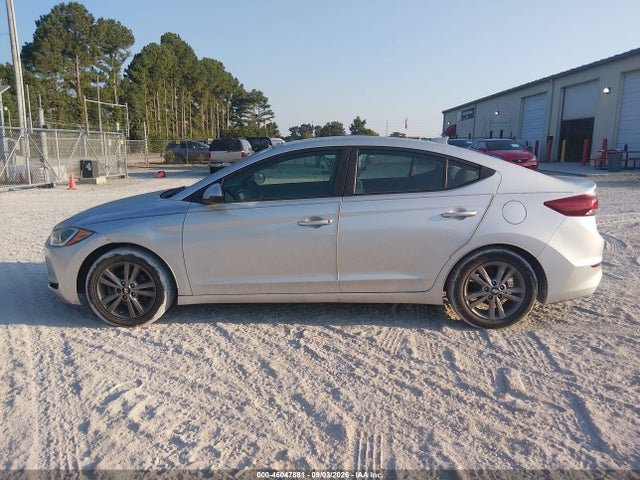 Продажа на аукционе авто 2017 Hyundai Elantra Se, vin: 5NPD84LF1HH106120, номер лота: 46047881