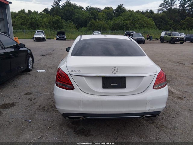 Aukcja sprzedaży 2018 Mercedes-benz C 300, vin: 55SWF4JBXJU235250, numer aukcji: 46047900