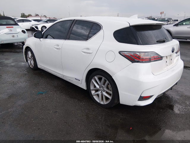 JTHKD5BH5E2194435 Lexus CT 200H