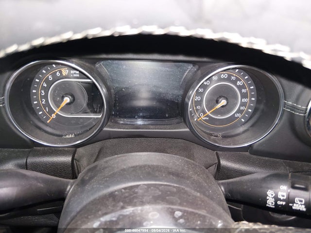 1C4HJXEG8JW120982 Jeep Wrangler Unlimited Sahara 4x4