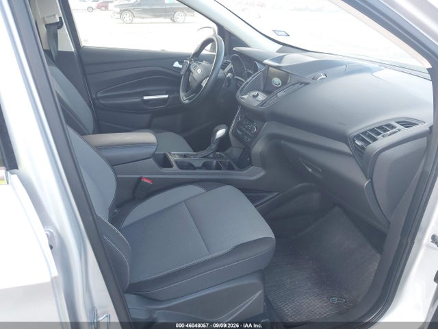 46048057 :رقم المزاد ، 1FMCU0GD9KUA72588 vin ، 2019 Ford Escape Se مزاد بيع