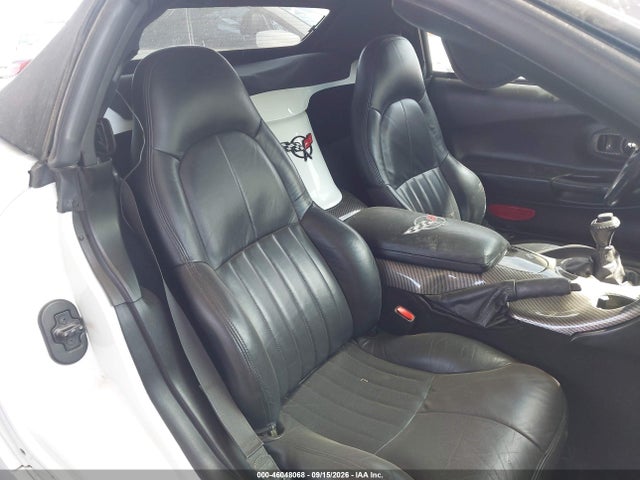 46048068 :رقم المزاد ، 1G1YY32G5W5104737 vin ، 1998 Chevrolet Corvette مزاد بيع