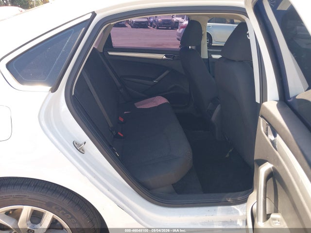 1VWAS7A35GC027331 Volkswagen Passat 1.8t S