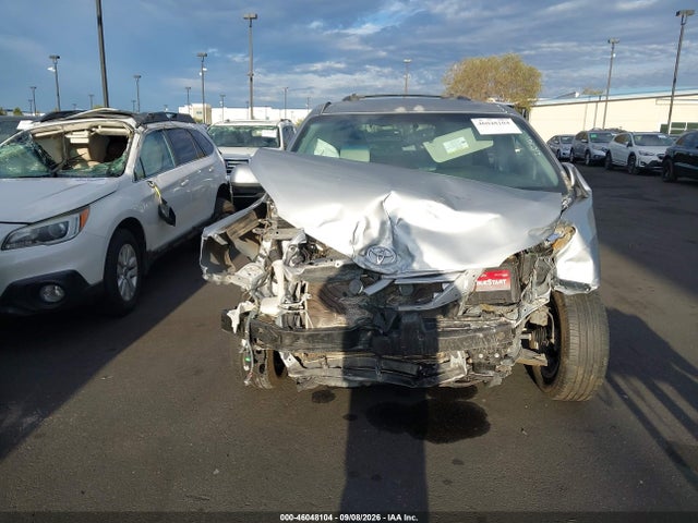 5TDKK3DC0GS745394 Toyota Sienna Le 8 Passenger
