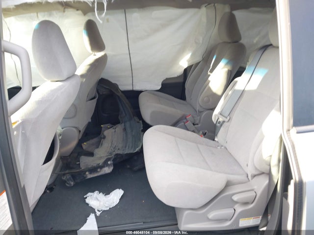 5TDKK3DC0GS745394 Toyota Sienna Le 8 Passenger