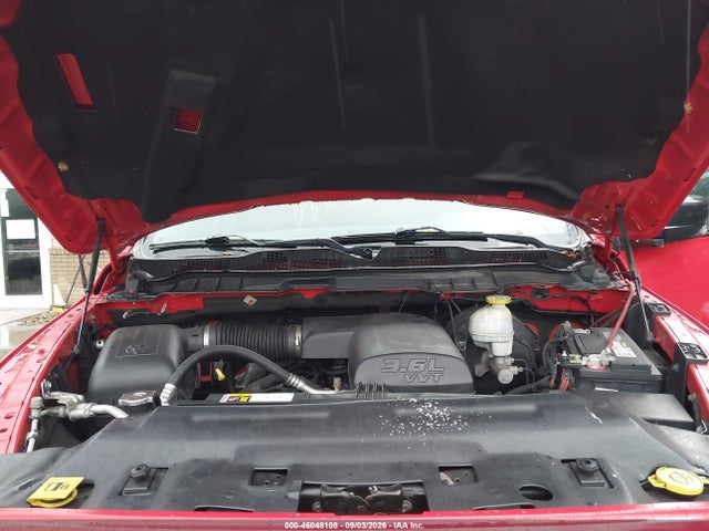 46048108 :رقم المزاد ، 1C6RR7FG5JS264323 vin ، 2018 Ram 1500 Express  4x4 6'4 Box مزاد بيع