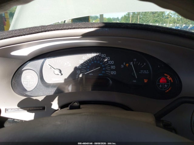 2001 Buick Century Custom მანქანა იყიდება აუქციონზე, vin: 2G4WS52J111103713, აუქციონის ნომერი: 46048146