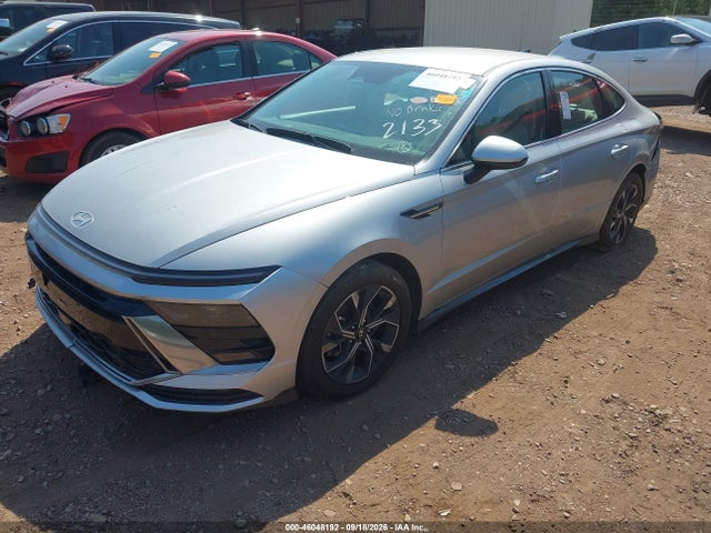 2025 Hyundai Sonata Sel მანქანა იყიდება აუქციონზე, vin: KMHL64JA0SA482133, აუქციონის ნომერი: 46048192