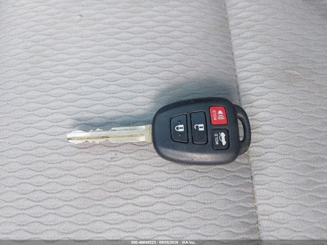 46048223 :رقم المزاد ، 2T1BURHE4GC584002 vin ، 2016 Toyota Corolla Le مزاد بيع